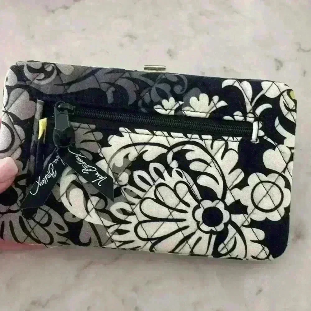 New Vera Bradley hard shell clutch wallet - Picture 2 of 4